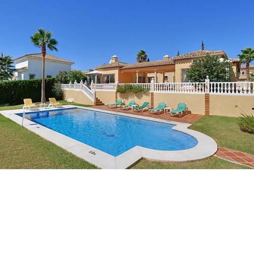 Malaga Villa Sleeps 8 Pool Air Con WiFi T801818
