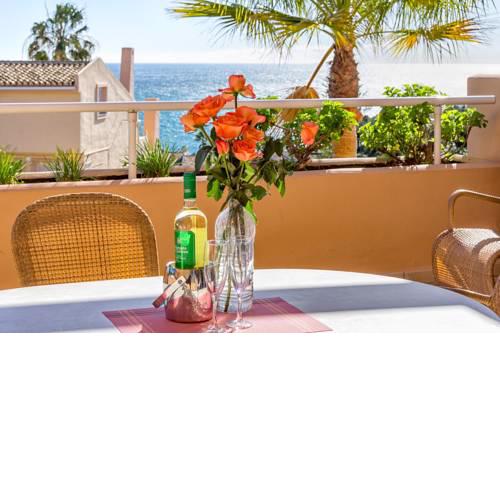 Malibu Mansions Apartment 6 by Rafleys