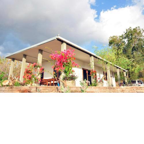 Maluk Vacation Villa