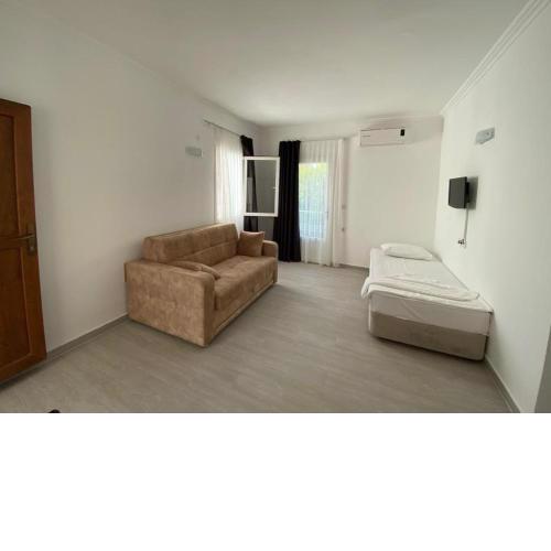 Manolya Hotel