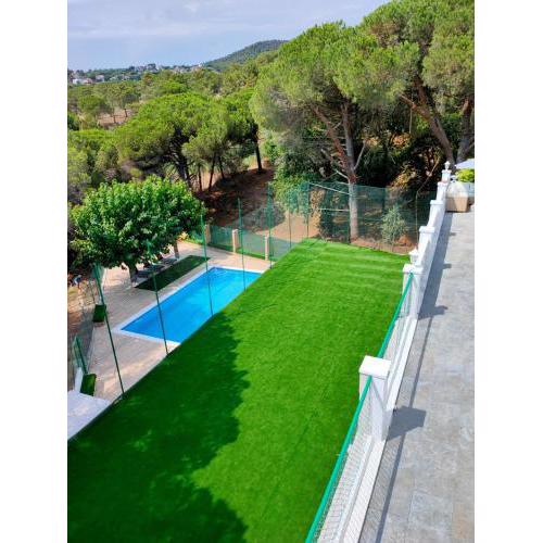 Maravillosa casa con piscina grande y bosque