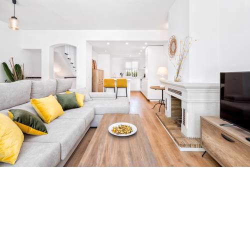 MARBELLA LUXURY, CLOSE TO THE BEACH, POOL, WIFI.