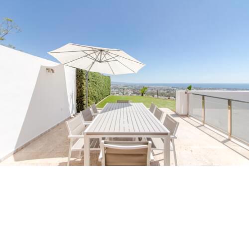 MARBELLA VIEWS JACUZZI CINEMA BBQ POOL CONDO WIFI