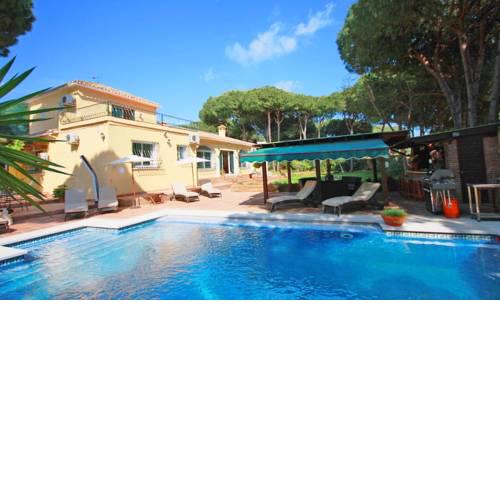 Marbella Villa Sleeps 15 Pool Air Con WiFi