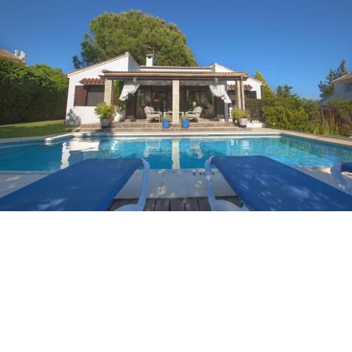 Marbella Villa Sleeps 6 Pool Air Con WiFi