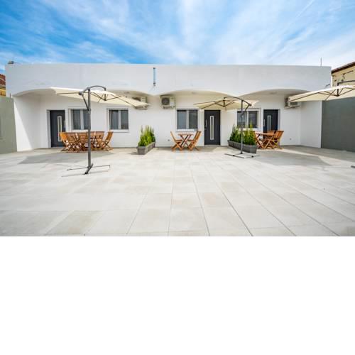 MARE NOSTRUM apartments ***