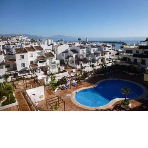 Marina Del Castillo 2129