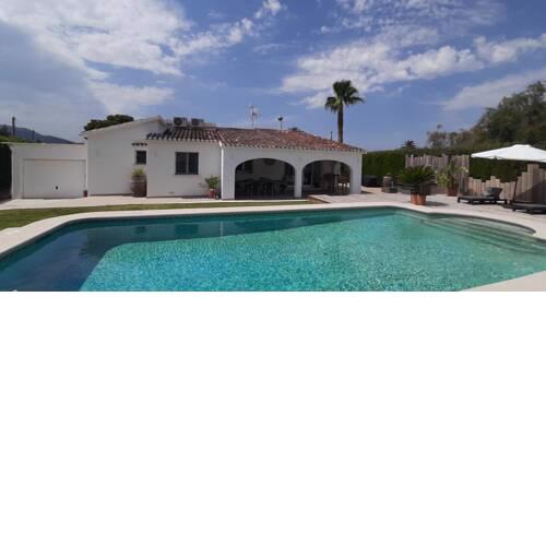 Marines el Viejo Villa Sleeps 6 with Pool Air Con and WiFi