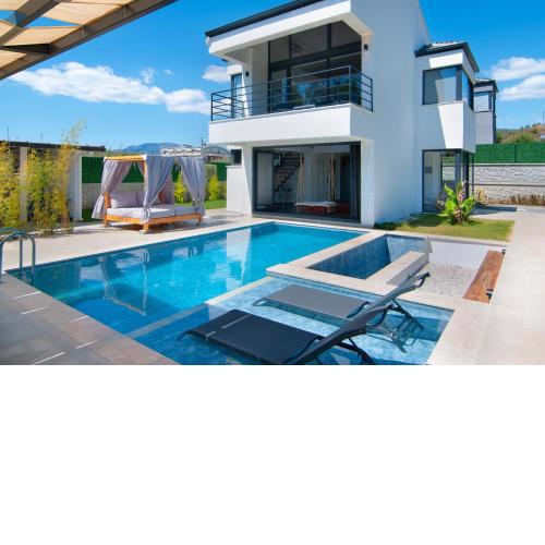Marvelous Villa with Pool and Jacuzzi in Fethiye