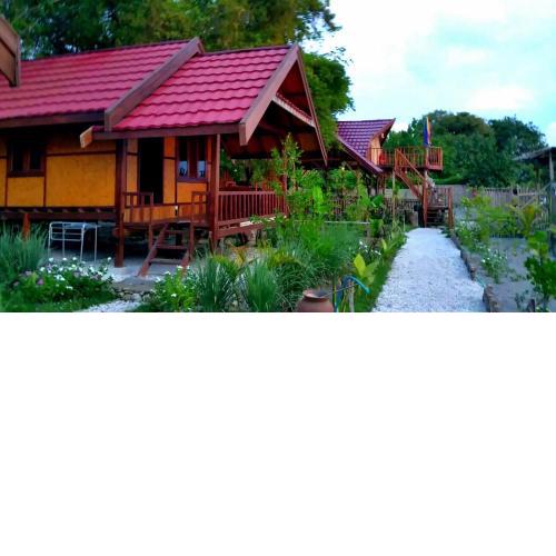 Maryan Moyo Bungalows & Resto