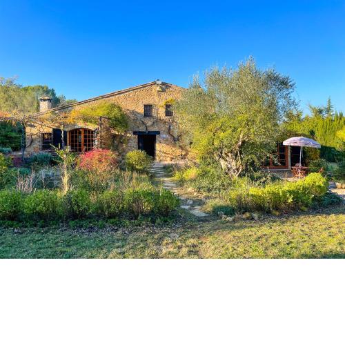 Mas Nou, Masia amb un jardí espectacular!