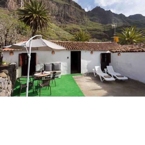 Masca with Garden