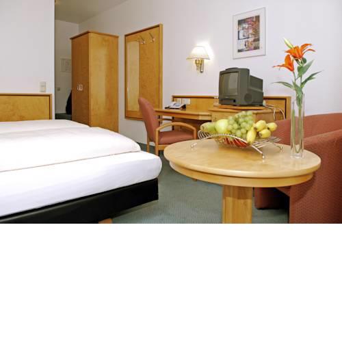 Matchpoint Hotel