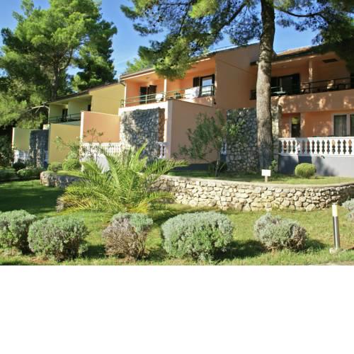 Matilde Beach Resort 4 - Park view