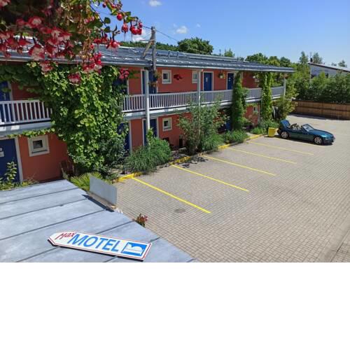 Max Motel
