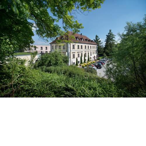 Maxmilian Lifestyle Resort