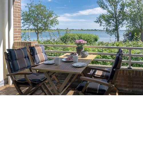 Meerblick Lemkenhafen – Ferienwohnung