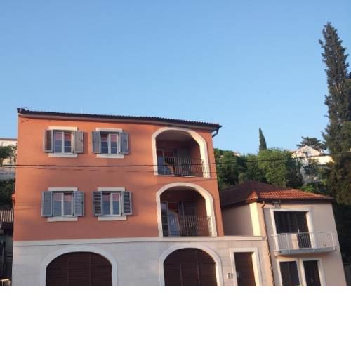 Mel Apartments