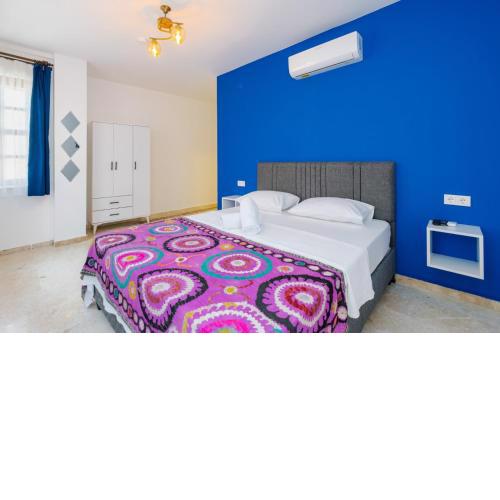 MEL TOWN HOTEL