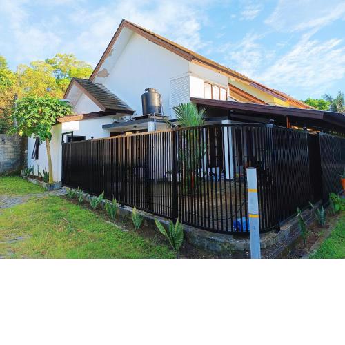 Meninting garden house