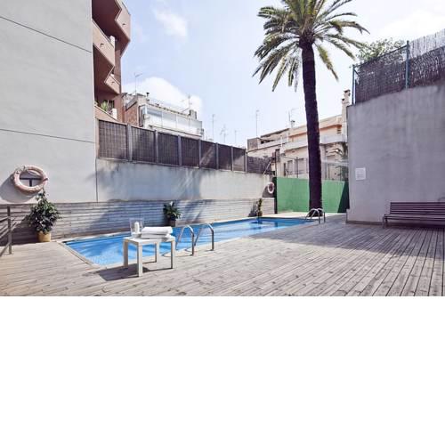 Mid-term rentals in Barcelona with Swimming Pool