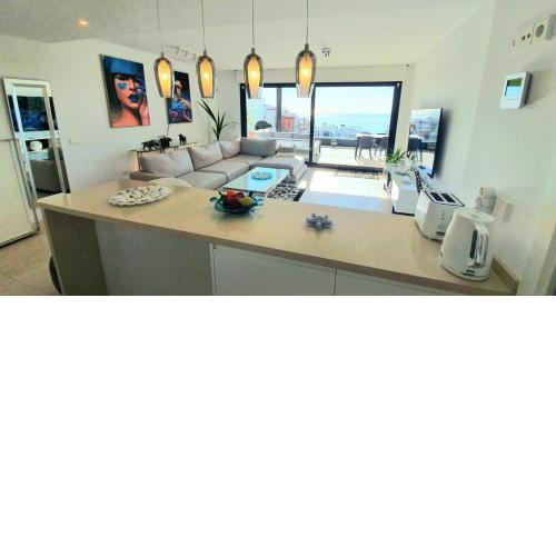 Middel Views Sea view luxurious apartment