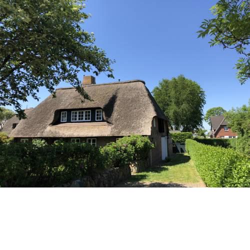 Midlumweg 1 - Exklusive Wohnung unter Reet