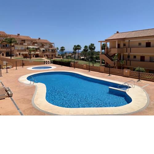 Mijas Costa 2-Bed modern Apt with pool & gardens