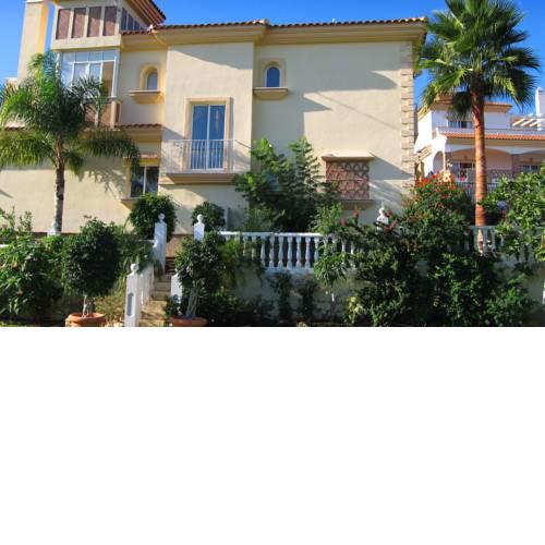 Mijas Villa Sleeps 8 with Pool and Air Con