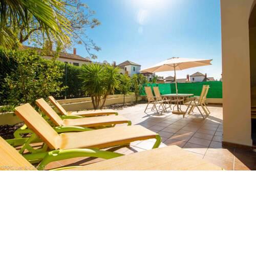 (MIL001) Townhouse with Beautiful Terrace