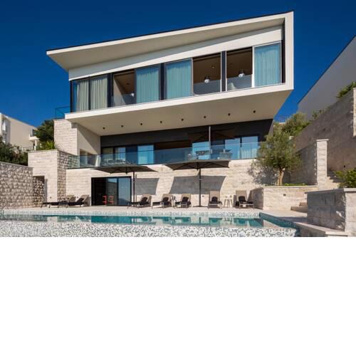 Milosevic Villa Sleeps 10 with Pool and Air Con