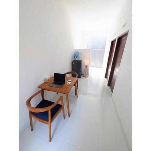 Mini tropical home with office
