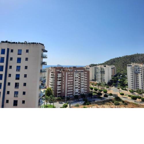 MIRADOS DE LA ISLA