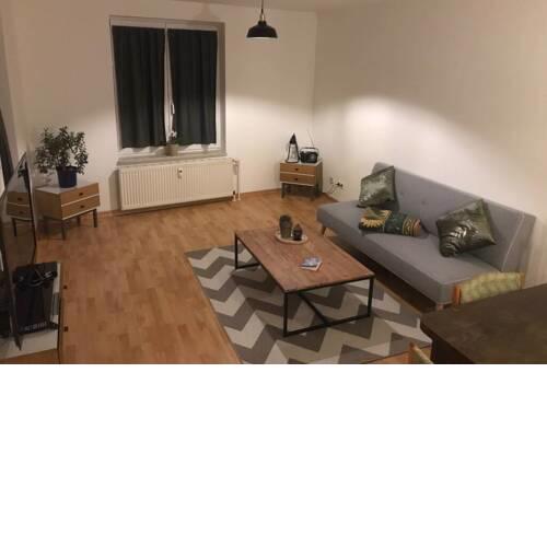 Mit Balkon • sehr leise • nahe dem RB-Stadion•direkte S-Bahn Anbindung • NintendoWii mit Bidschirm • Café Espressokocher inklusive