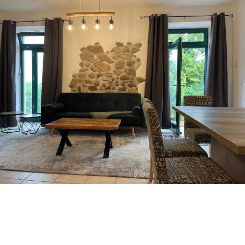 Mitten in der Natur : Ferienwohnung mit 3 Schlafzimmern, neu eingerichtet