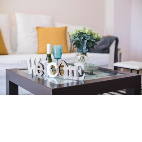 MODERN 1 BEDROOM APARTMENT , CENTRE, 250M BEACH IBEREST
