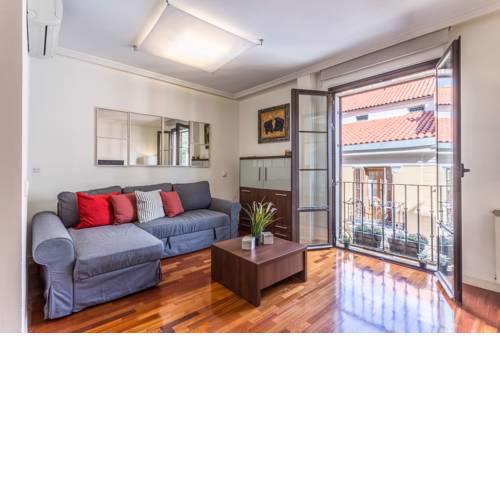 MODERN 1 BR RIGHT IN SOL