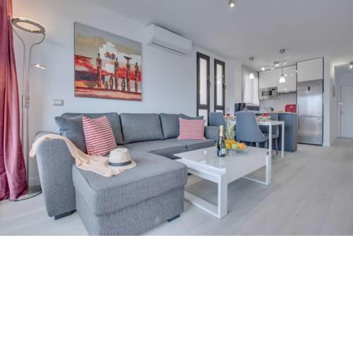 MODERN 2 BEDROOMED APARTMENT LOS CRISTIANOS CENTER