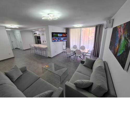 Modern 3 Bedroom Luxury Apartment in Torremolinos