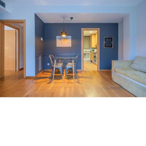 Modern and bright apartment in Eixample 2-1