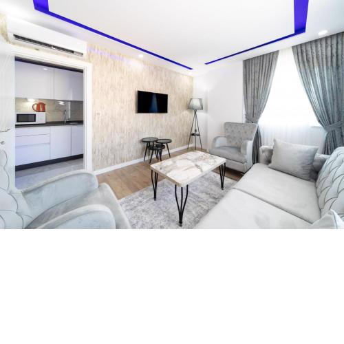Modern and Central Duplex Apartment near Beach in Antalya