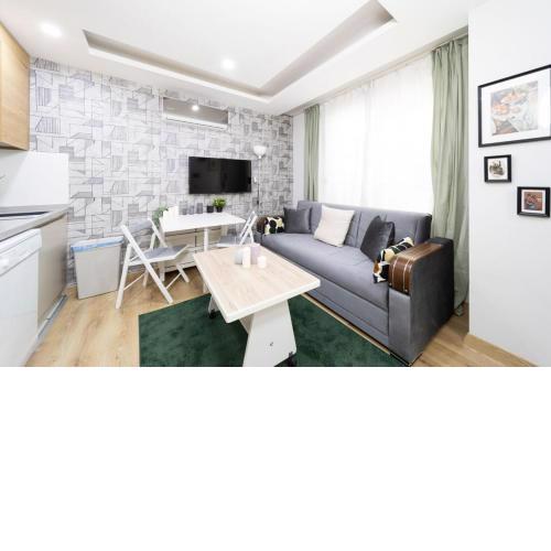 Modern and Cozy Apartment with Central Location and Balcony in Muratpasa, Antalya
