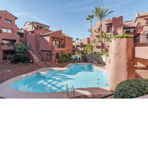 Modern apartment close to the beach, Elviria