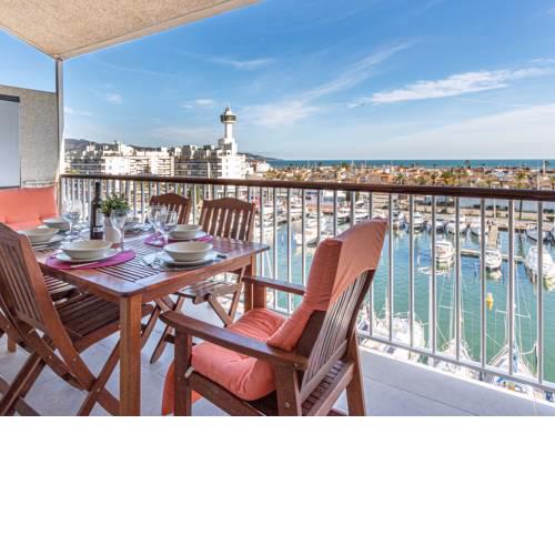 Modern Apartment in Empuriabrava with Jacuzzi