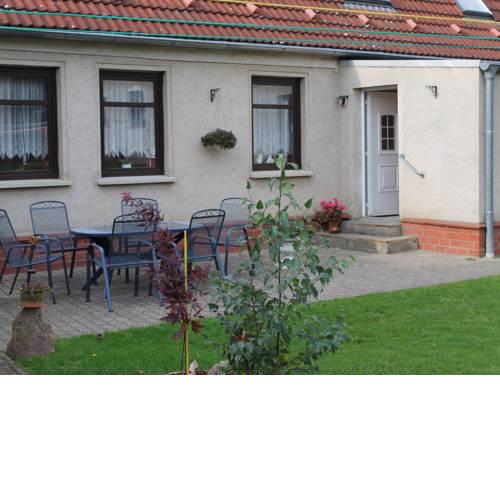 Modern Apartment in Kropelin with Fenced Garden