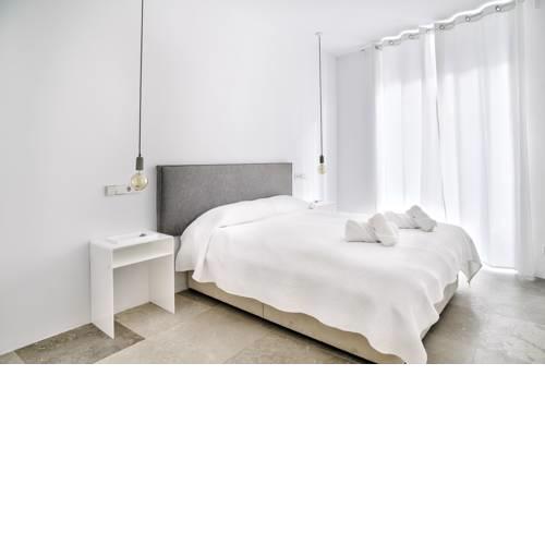 Modern apartment in Madrid's trendy Malasaña