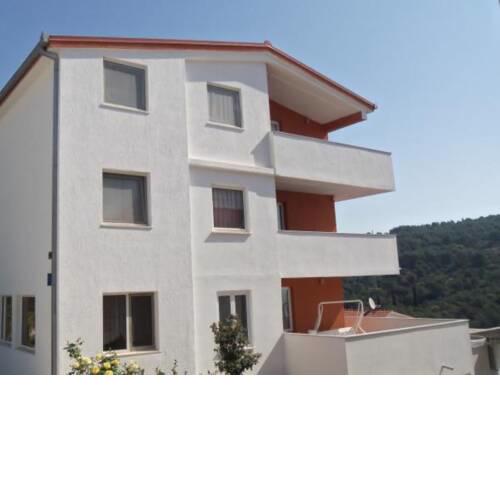 Modern Apartment in Okrug Gornji with Swimming Pool