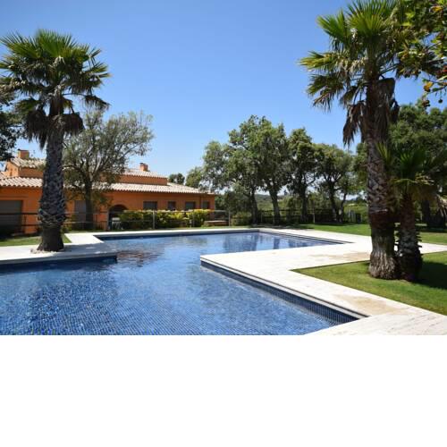 Modern Apartment in Platja d Aro with Terrace