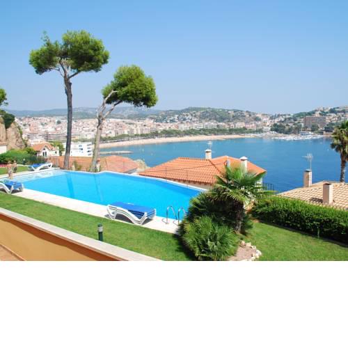 Modern Apartment in Sant Feliu de Guixols with Swimming Pool