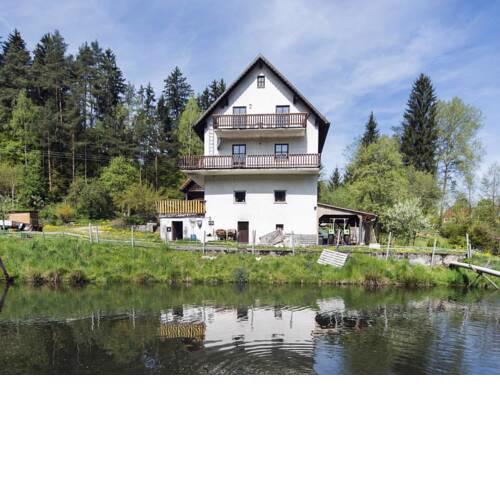 Modern apartment in the Upper Palatinate with balcony and tiled stove in a quiet location